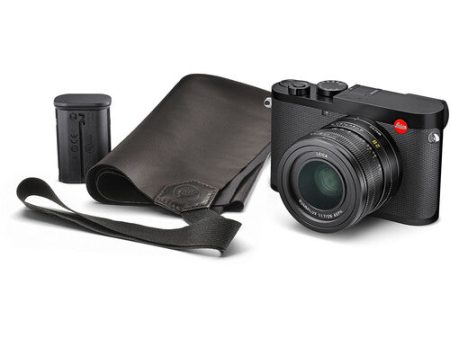 Leica Q2 Digital Camera Traveler Kit For Sale