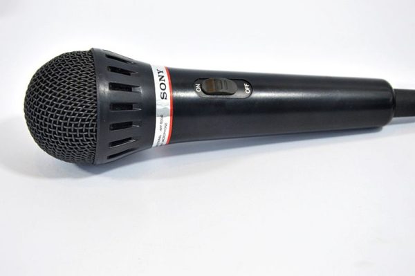 Sony F-V9 Uni-Directional Dynamic Vocal Wired Microphone Discount